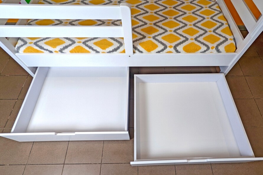 Детская кровать Аврора (массив бука) Цвет RAL