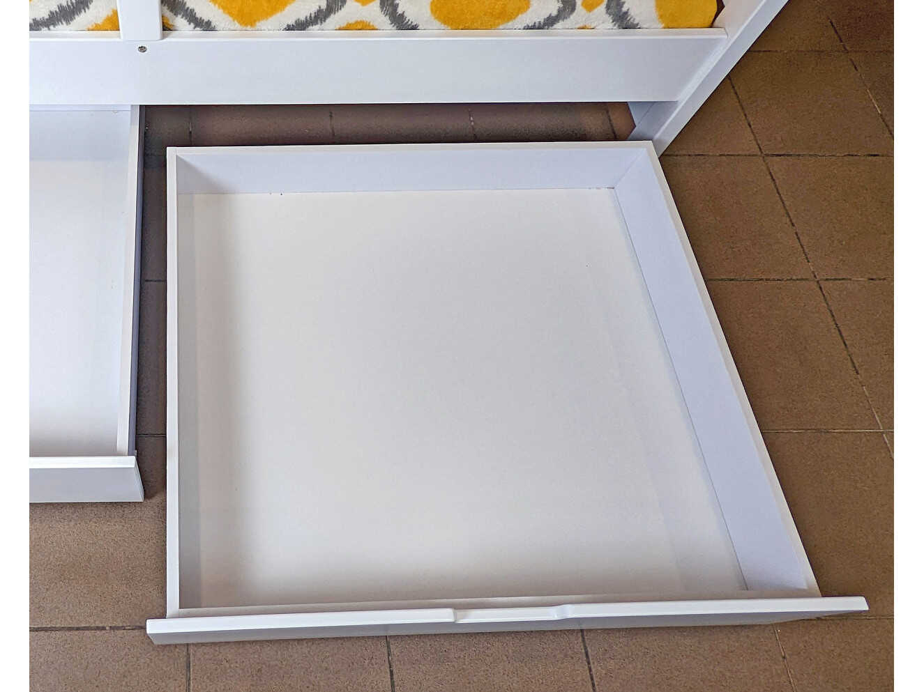 Ліжко Фіона (масив бука) з матрацем 80х190 Колір Білий