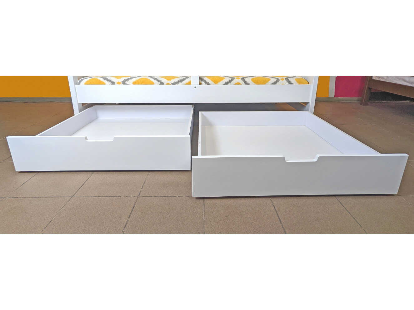Ліжко Фіона (масив бука) з матрацем 80х190 Колір Білий