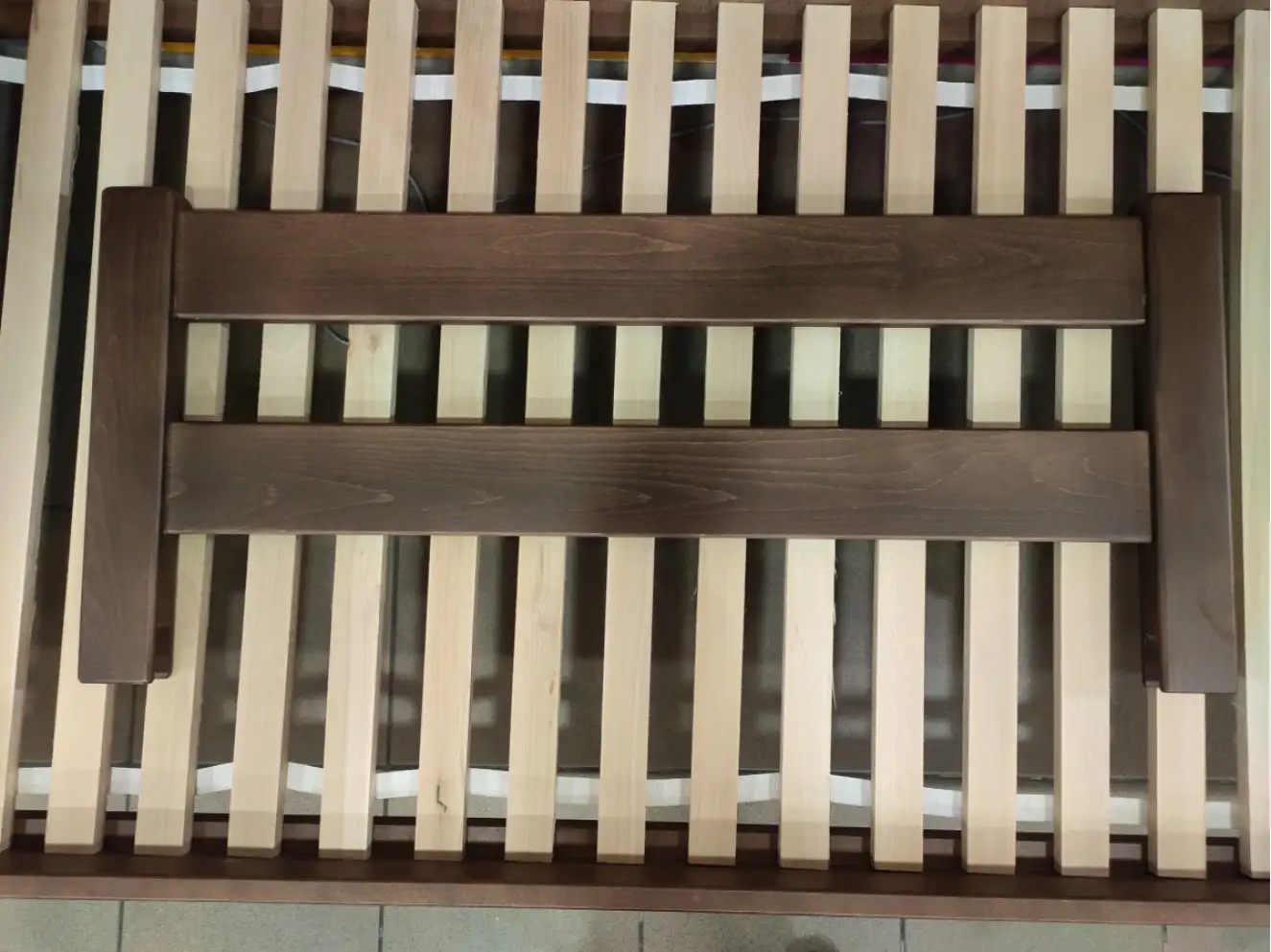 Детская кровать с бортиком Монтана (бук) Цвет RAL