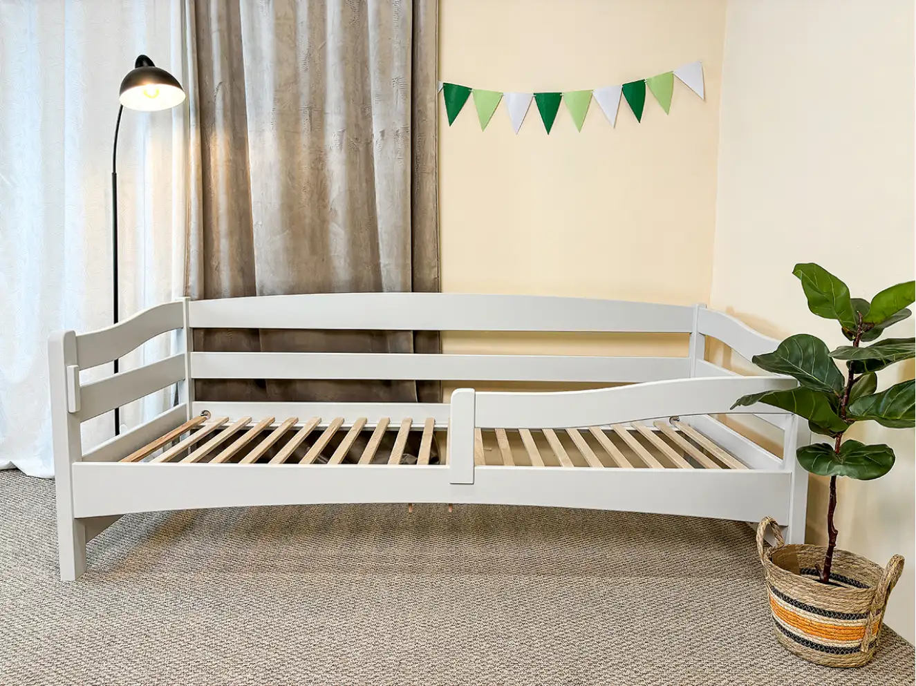 Дитяче ліжко з бортиком Афіна (бук) Колір RAL