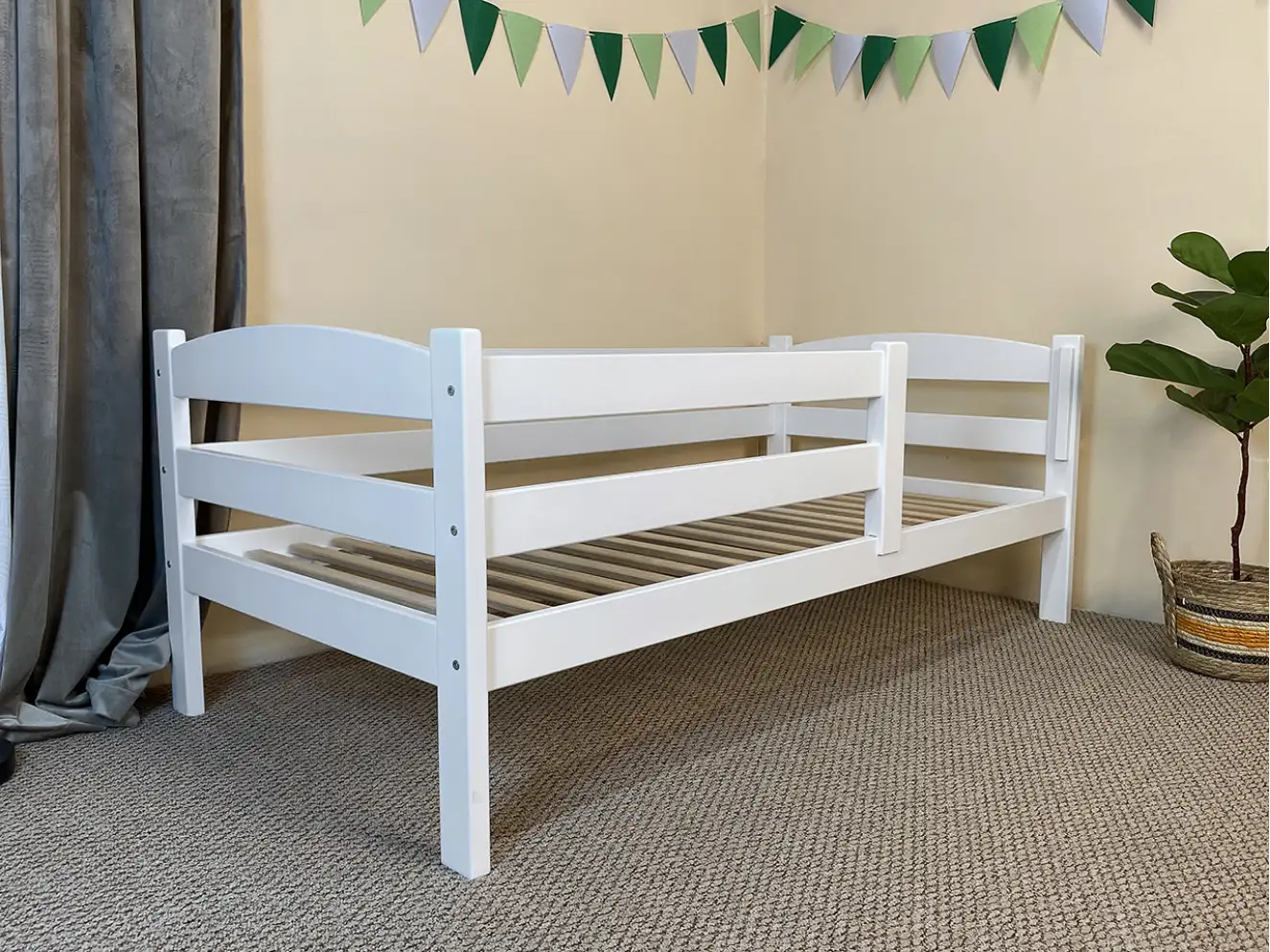 Дитяче ліжко з бортиком Лілу (бук) Колір RAL