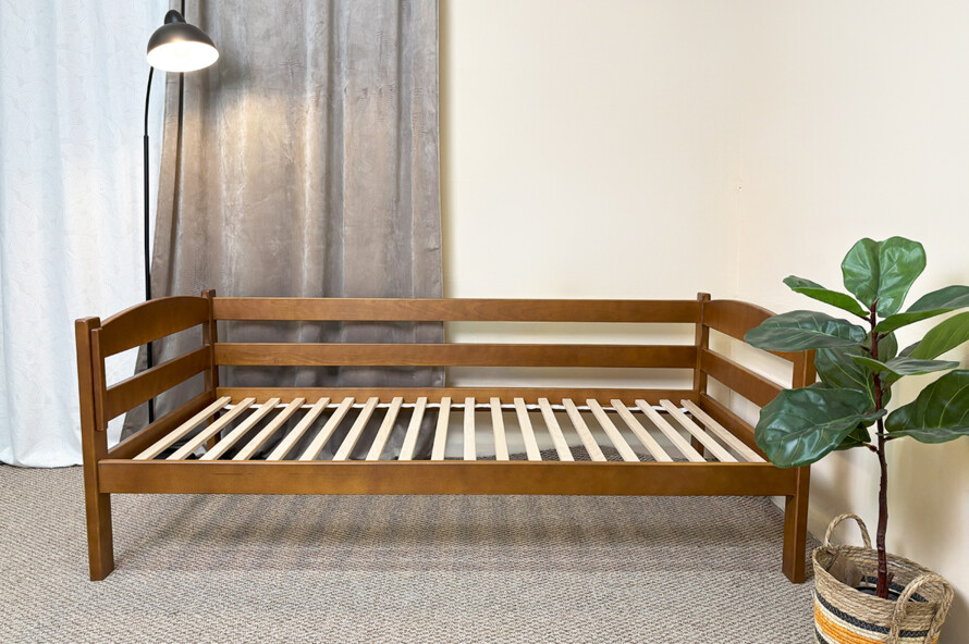 Кровать Лилу (массив бука) цвет тонированный