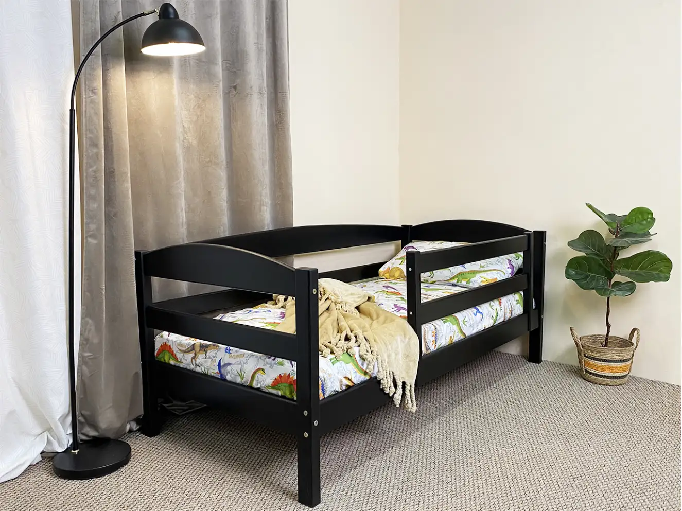 Дитяче ліжко з дерева Сонечко Тонований