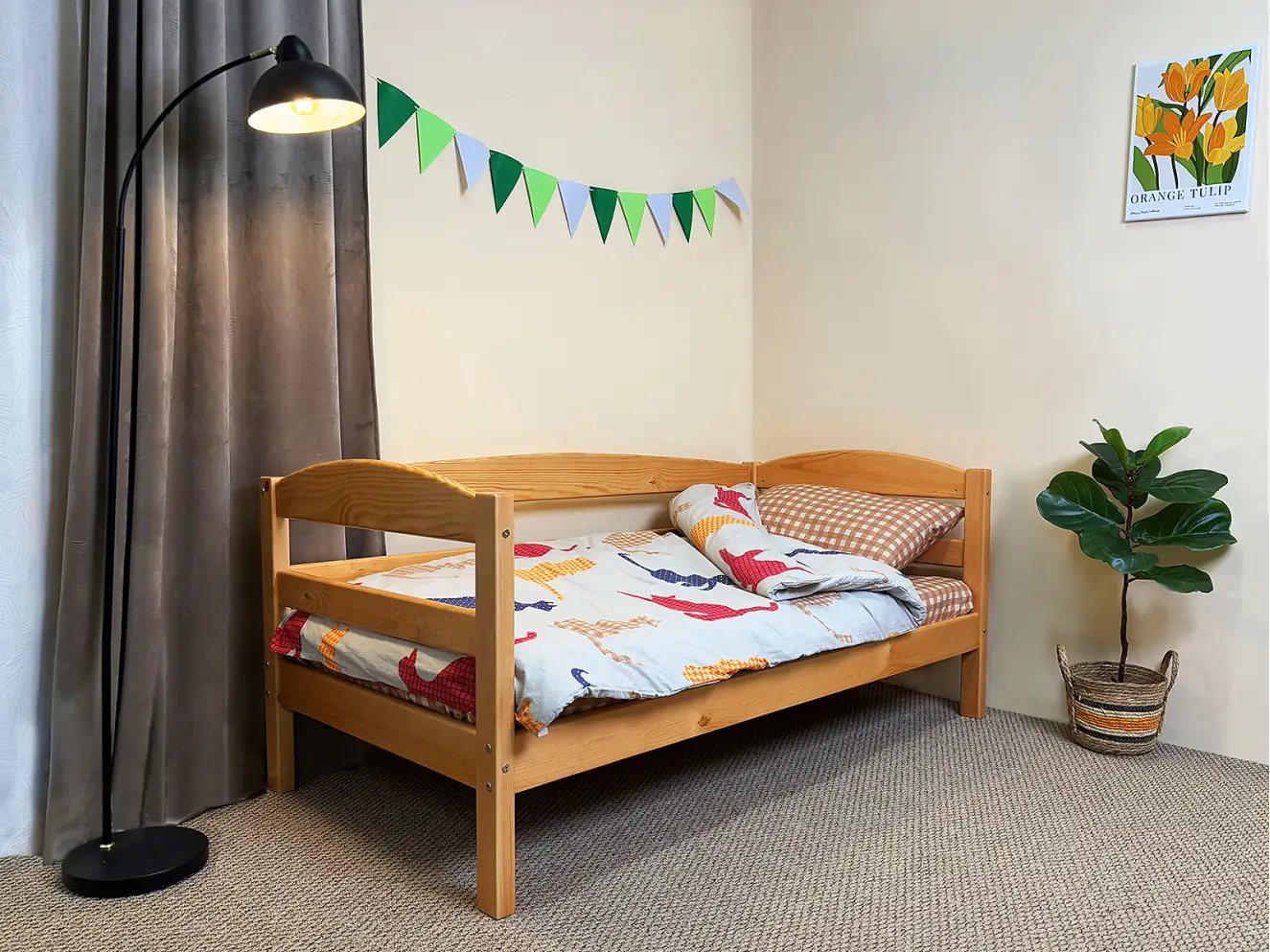 Дитяче ліжко з дерева Сонечко Тонований