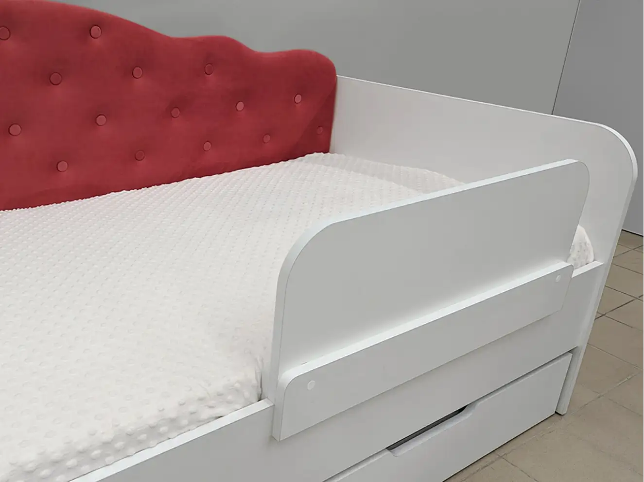 Детская кровать с мягкой спинкой София /Sofia