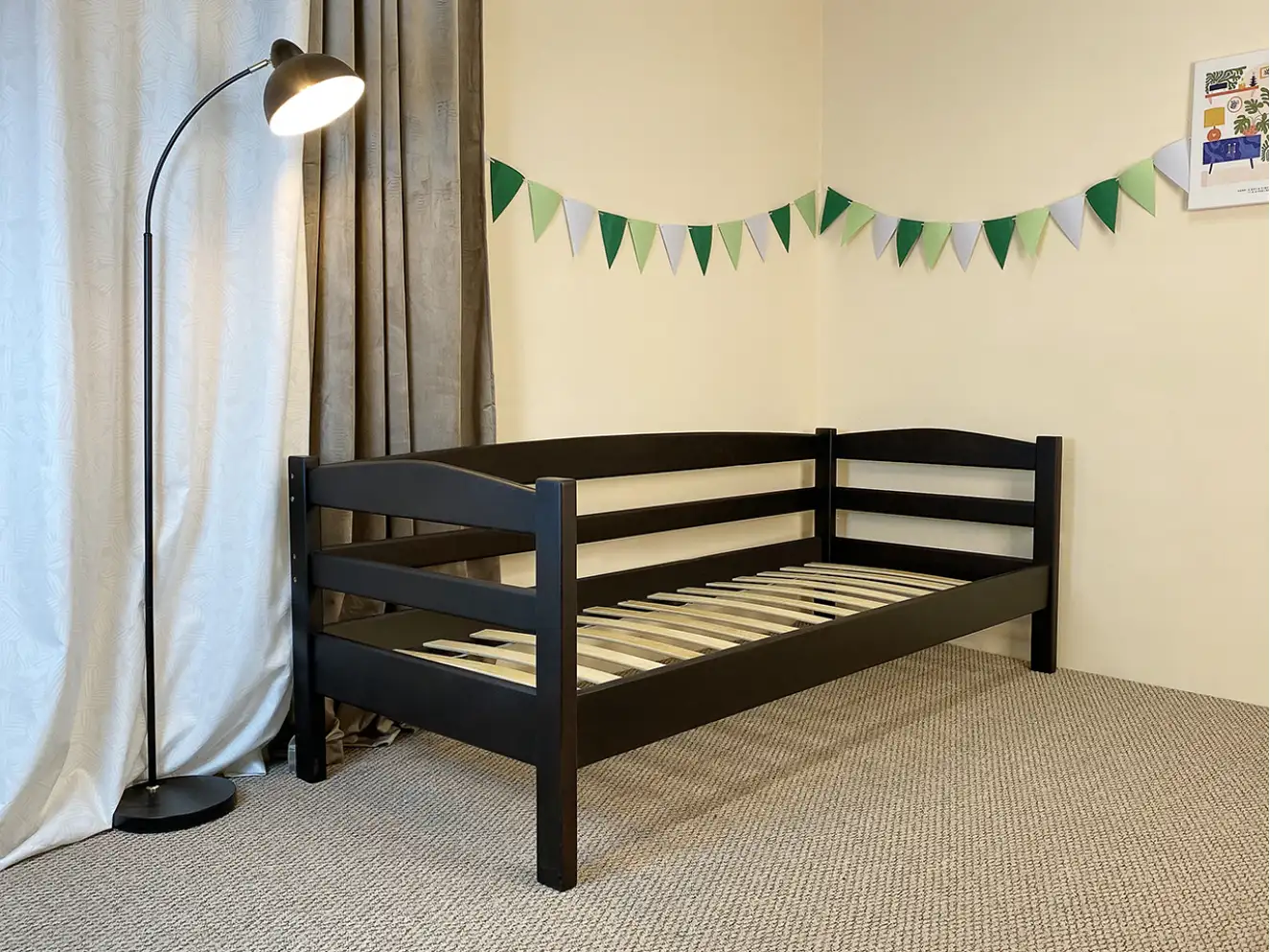 Дитяче ліжко з дерева Чадо (темний горіх)