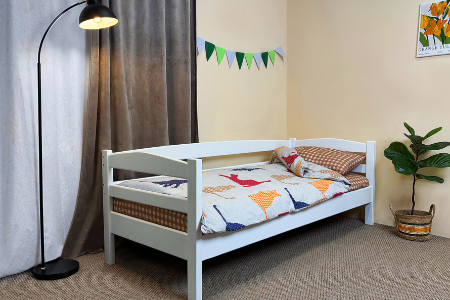 Кровать детская с дерева Чадо (ольха) Белый