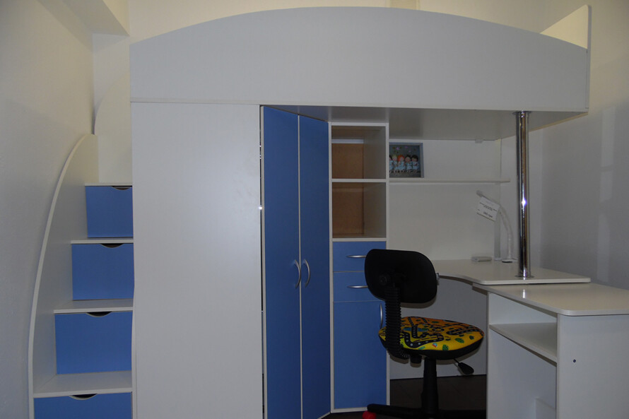 Ліжко Горище Тетяна №1 з розкладним столом і сходами-комод