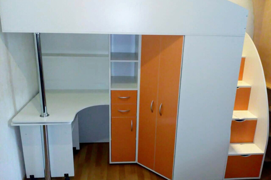 Ліжко Горище Тетяна №1 з розкладним столом і сходами-комод