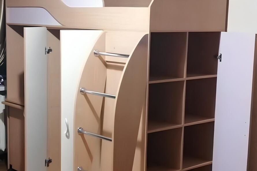 Ліжко Горище Марія з шафою та мобільним столом