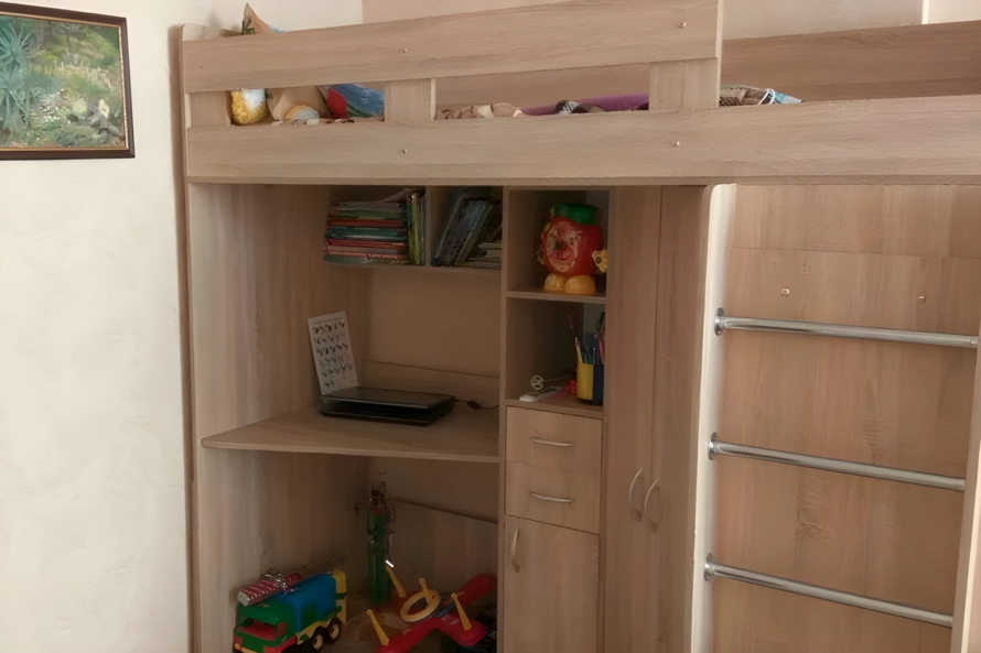 Ліжко Горище Мірабель з шафою та столом