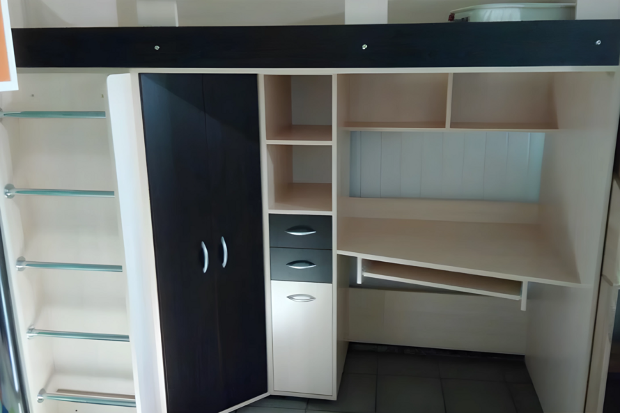 Ліжко Горище Мірабель з шафою та столом