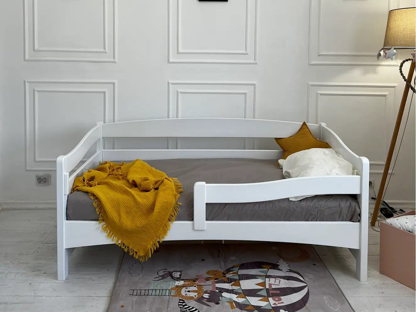 Дитяче ліжко з бортиком Афіна (бук) Білий