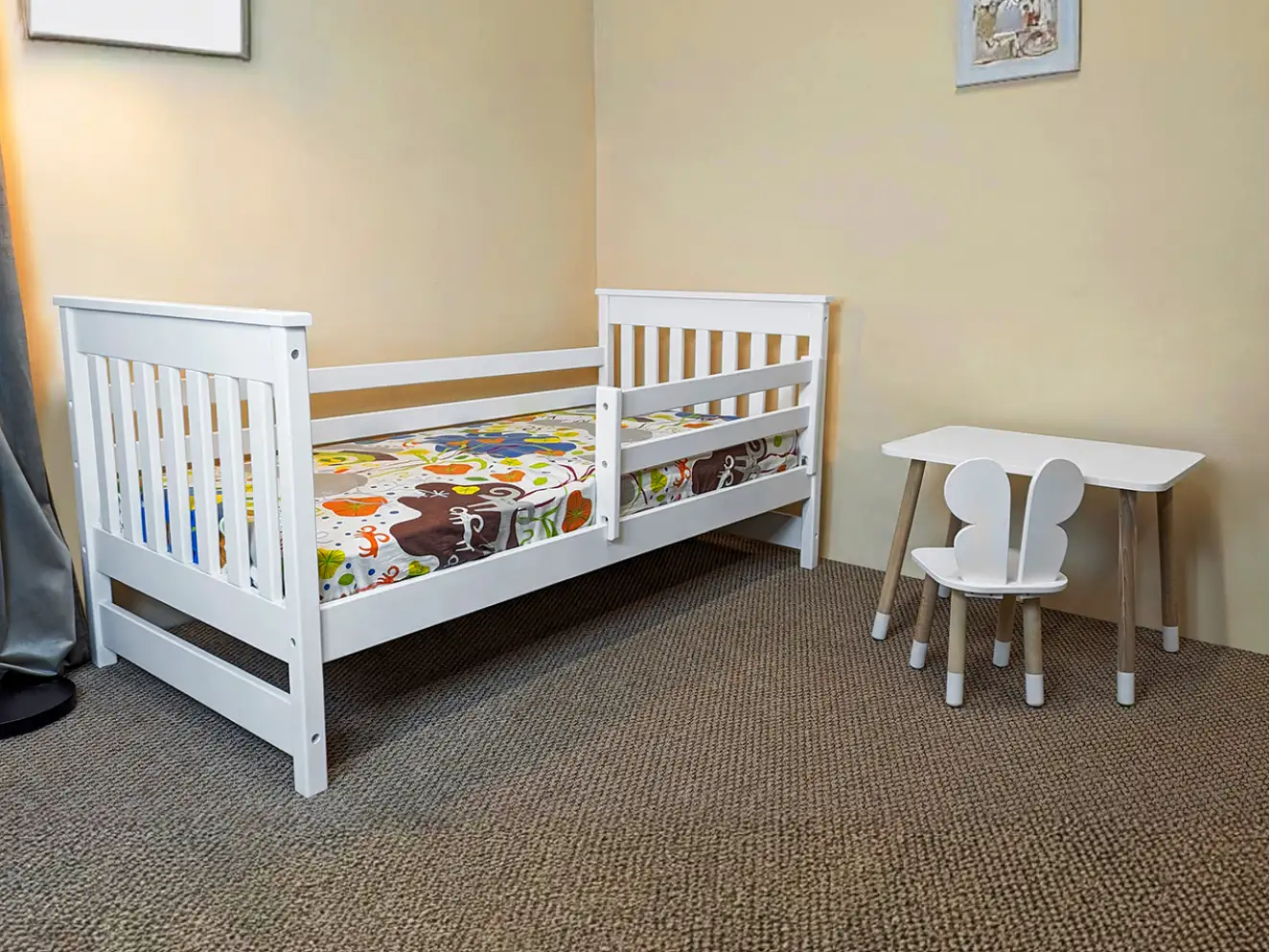 Дитяче ліжко з бортиком Адель (бук) Білий 