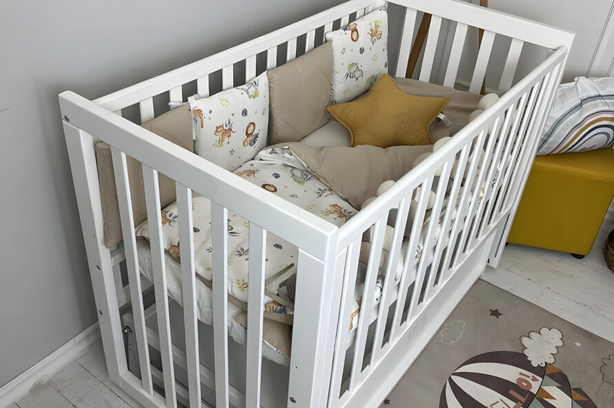 Ліжечко дитяче Mія з рухомою бічною стінкою