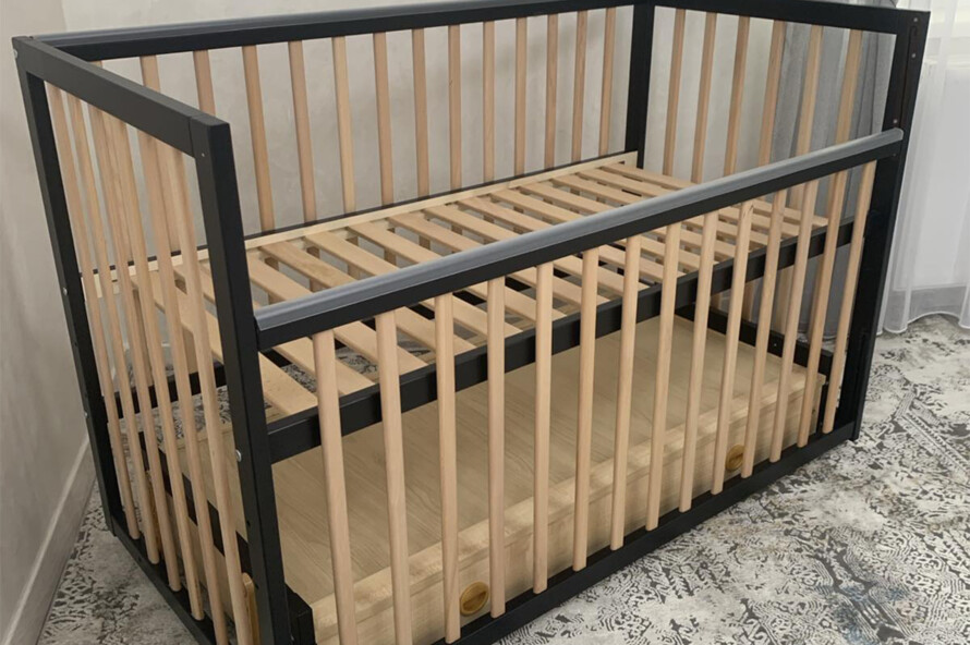 Кроватка детская София Цвет Черный с Натуральным