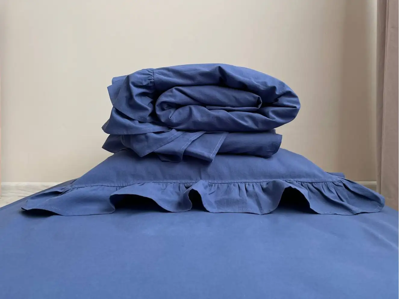 Комплект постільної білизни варена бавовна з рюшем синій Комплект постільної білизни варена бавовна з рюшем синій