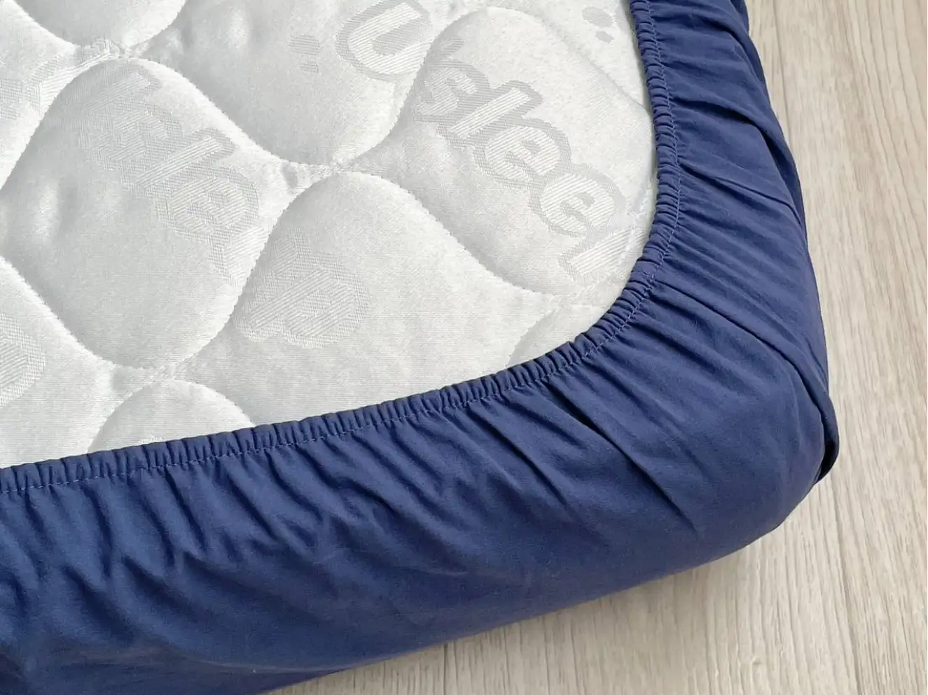 Комплект постільної білизни варена бавовна з рюшем синій Комплект постільної білизни варена бавовна з рюшем синій