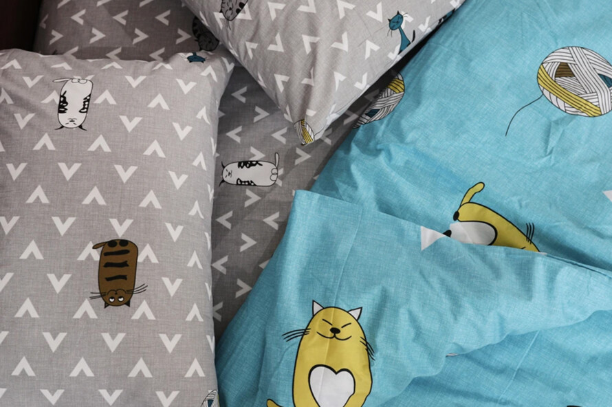 Полуторний набір постільної білизни Котики сині 150x220 з Бязі Gold