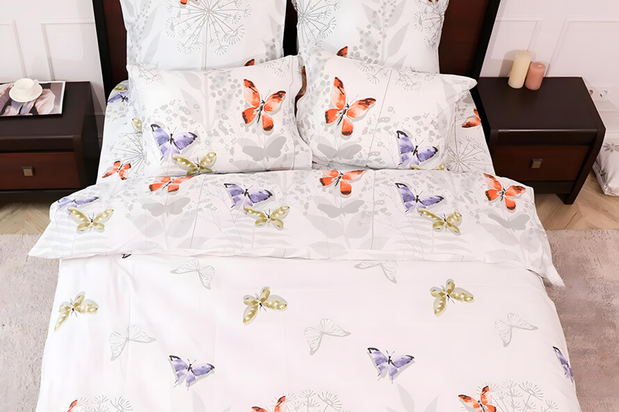 Полуторный набор постельного белья Бабочки 150x220 из сатина