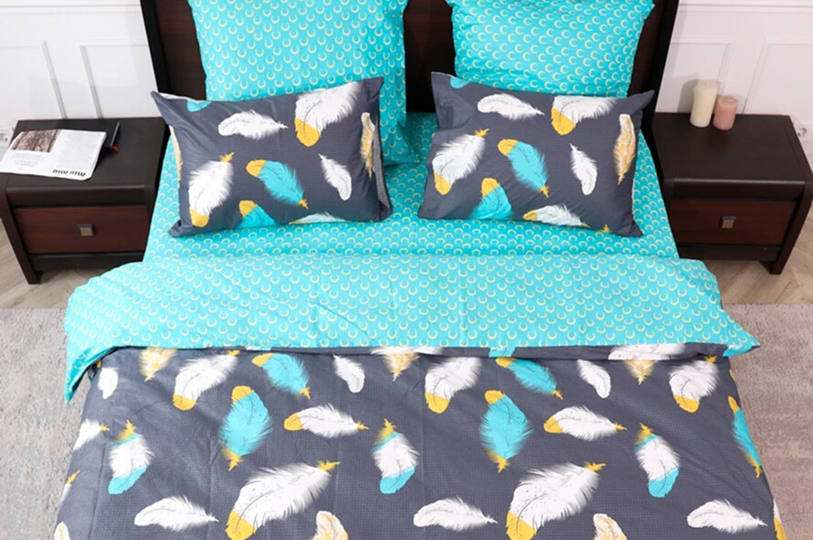 Полуторний набір постільної білизни Перо 150x220 з сатину