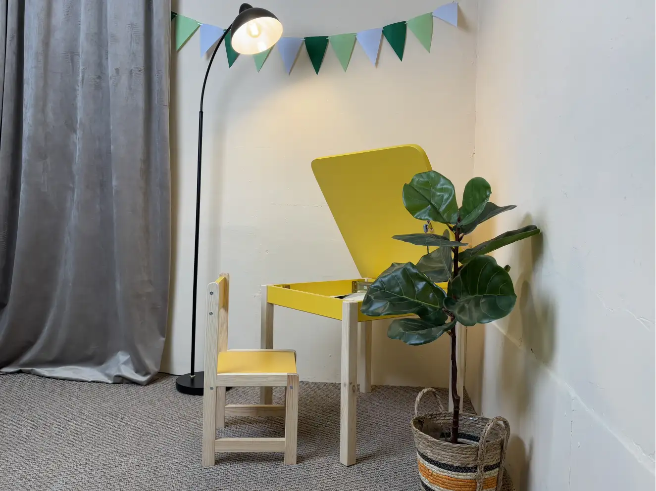 Комплект дитячий столик і стільчик