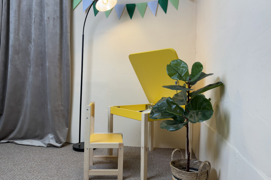 Комплект дитячий столик і стільчик