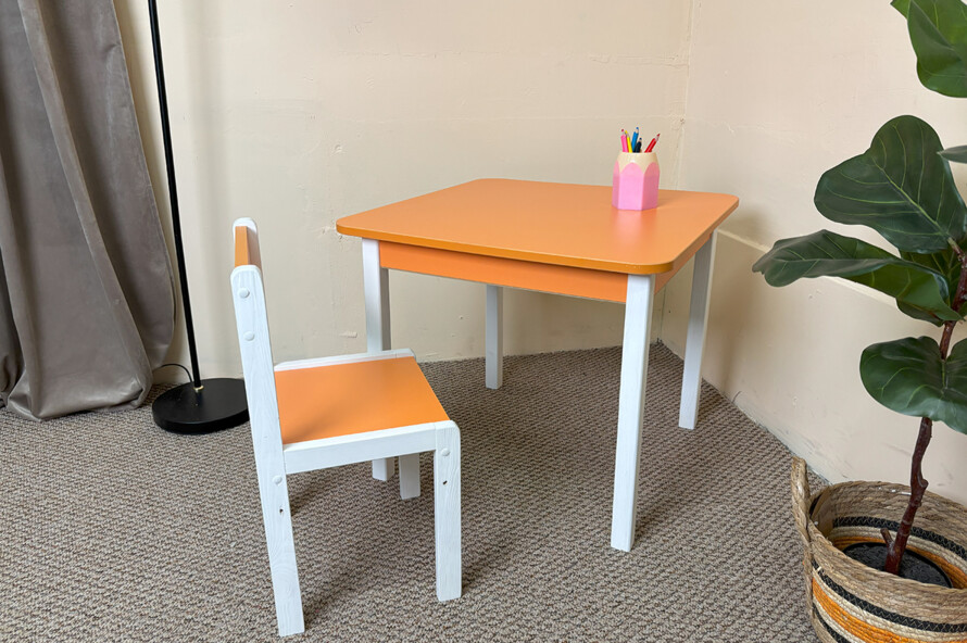 Комплект дитячий столик і стільчик