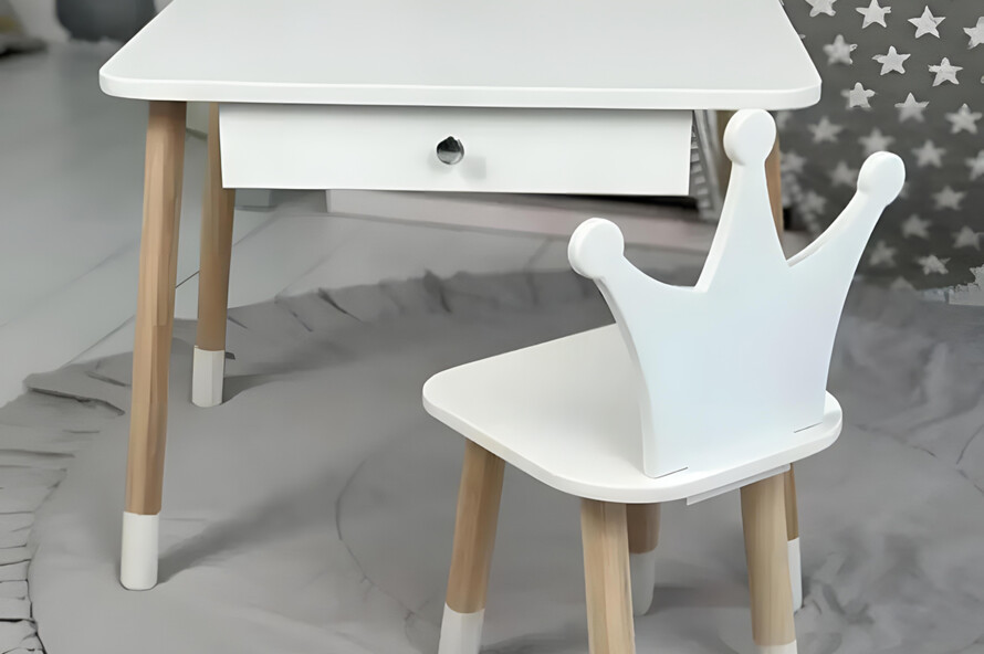 Комплект столик і стільчик корона