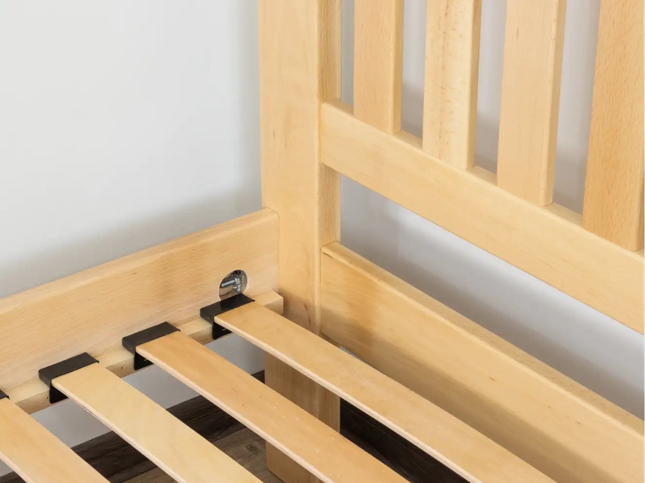 Дитяче ліжко з дерева Жасмін (бук) 