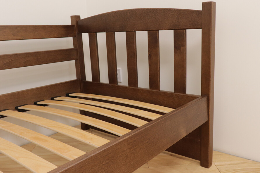 Дитяче ліжко з дерева Немо (бук)