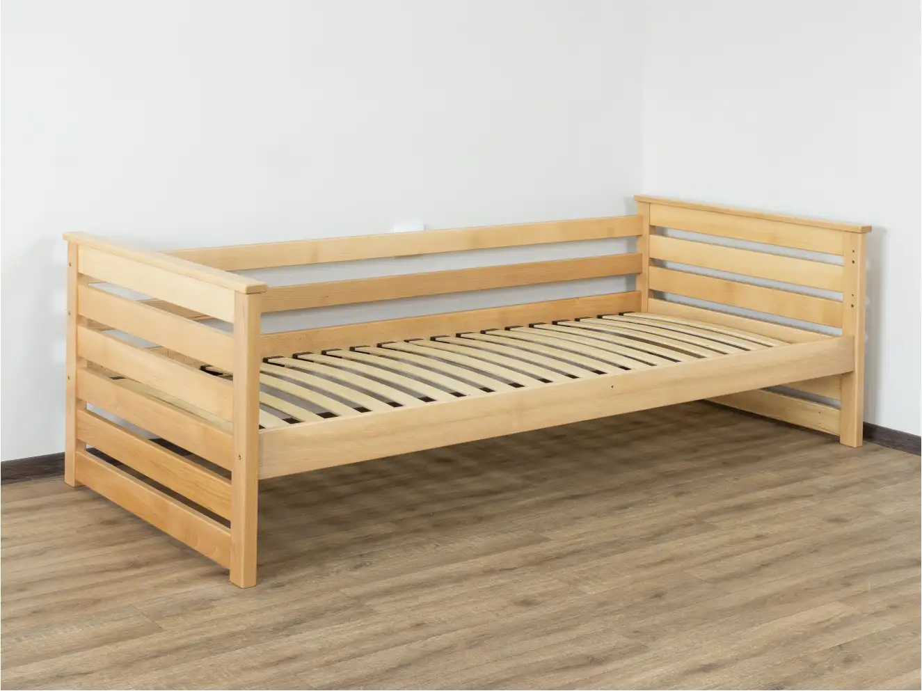 Дитяче ліжко з дерева Телесик (бук) 