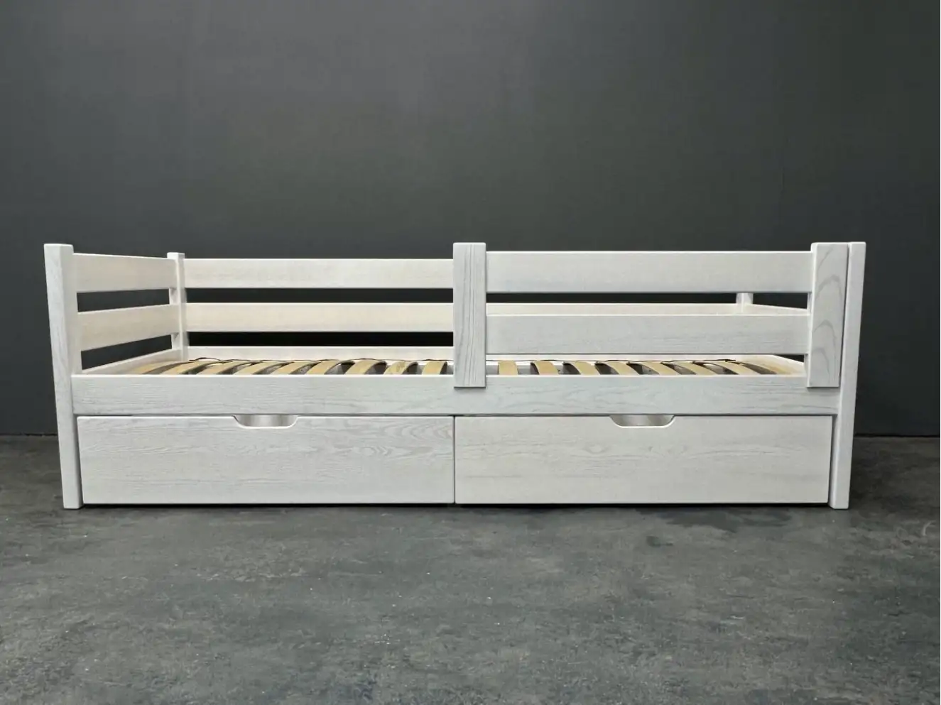 Дитяче ліжко з дерева Мілана (ясен) Білий