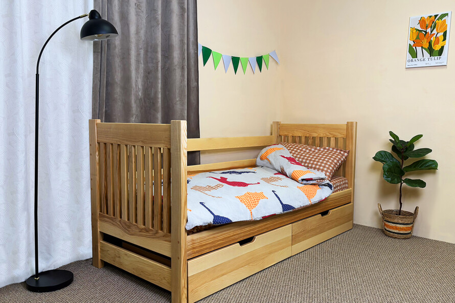 Детская кровать с дерева Даниэль (ясень) Тонированный 