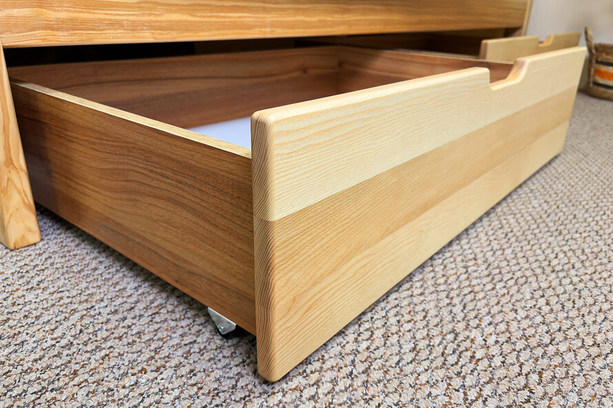 Детская кровать с дерева Даниэль (ясень) Тонированный 