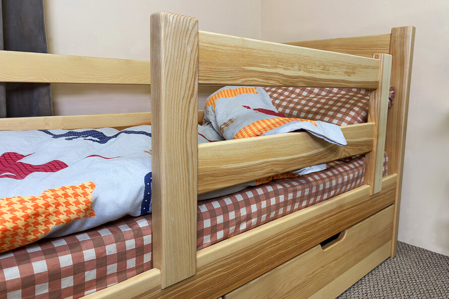 Детская кровать с дерева Даниэль (ясень) Тонированный 