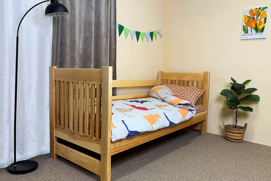 Детская кровать с дерева Даниэль (ясень) Тонированный 