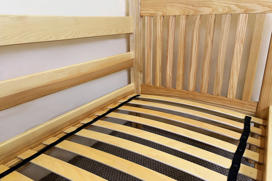 Детская кровать с дерева Даниэль (ясень) Тонированный 