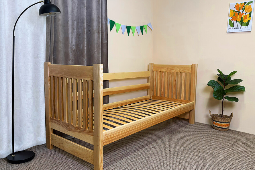 Детская кровать с дерева Даниэль (ясень) Тонированный 