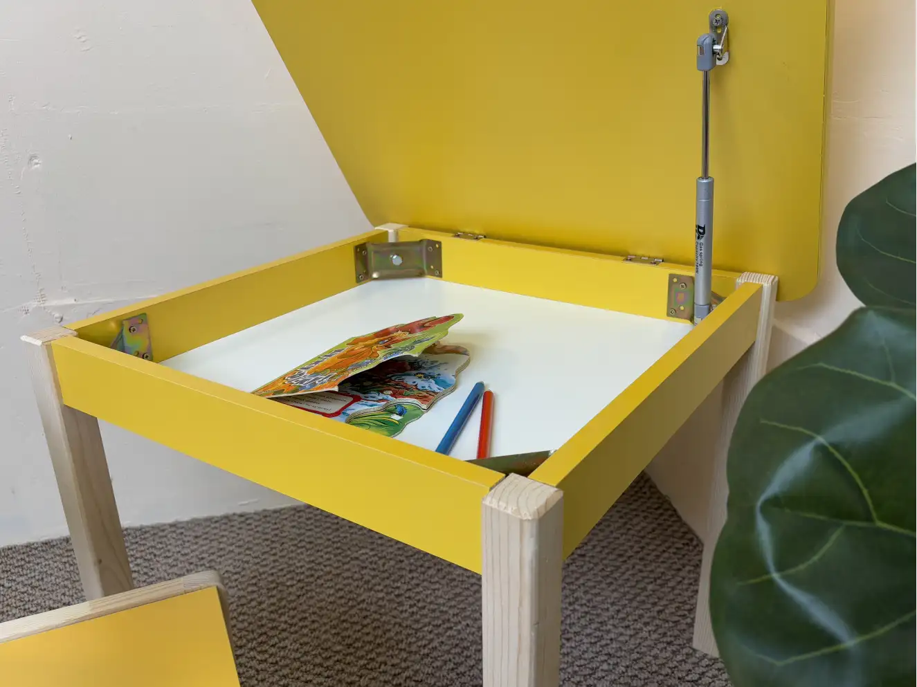 Комплект дитячий столик і стільчик (жовтий)