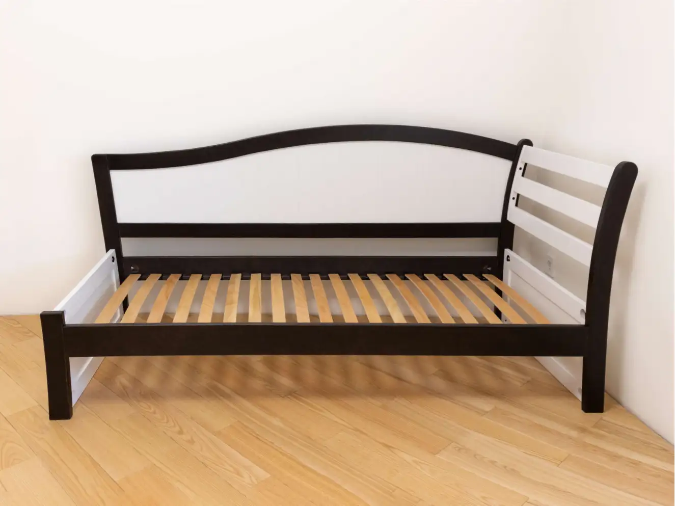 Дитяче ліжко з дерева Софі (бук) 