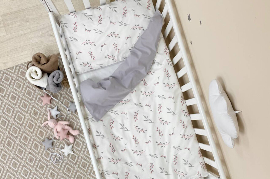 Комплект постільної білизни Baby Dream Гілочки котики пудра