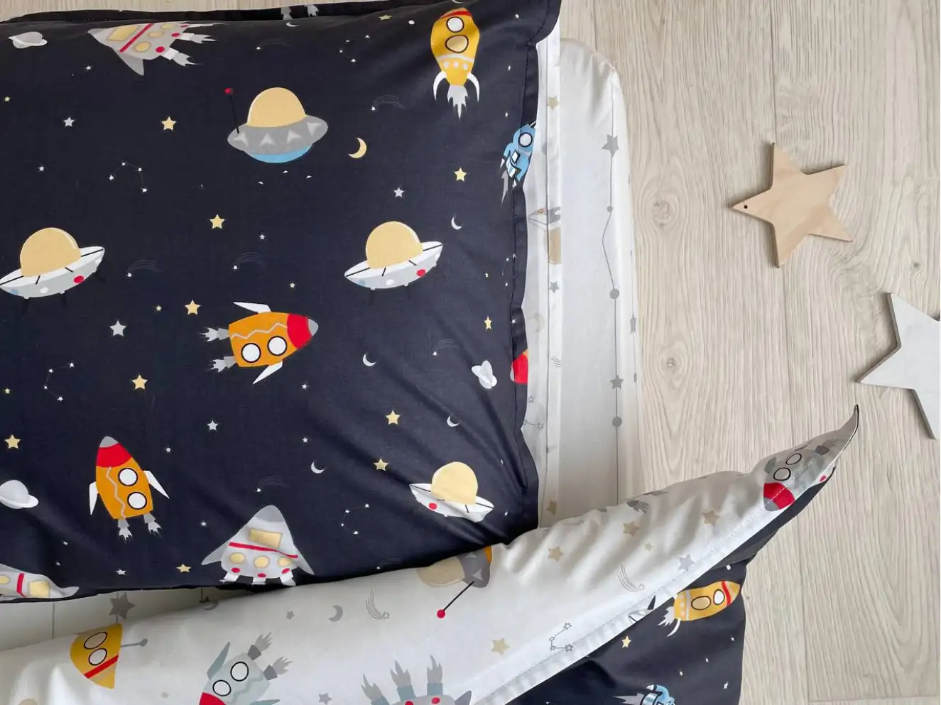 Комплект постельного белья Ракеты на черном