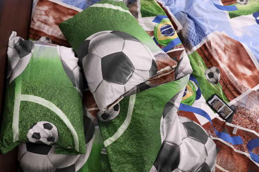 Полуторний набір постільної білизни з принтом футбол 150x220 із Бязі Gold