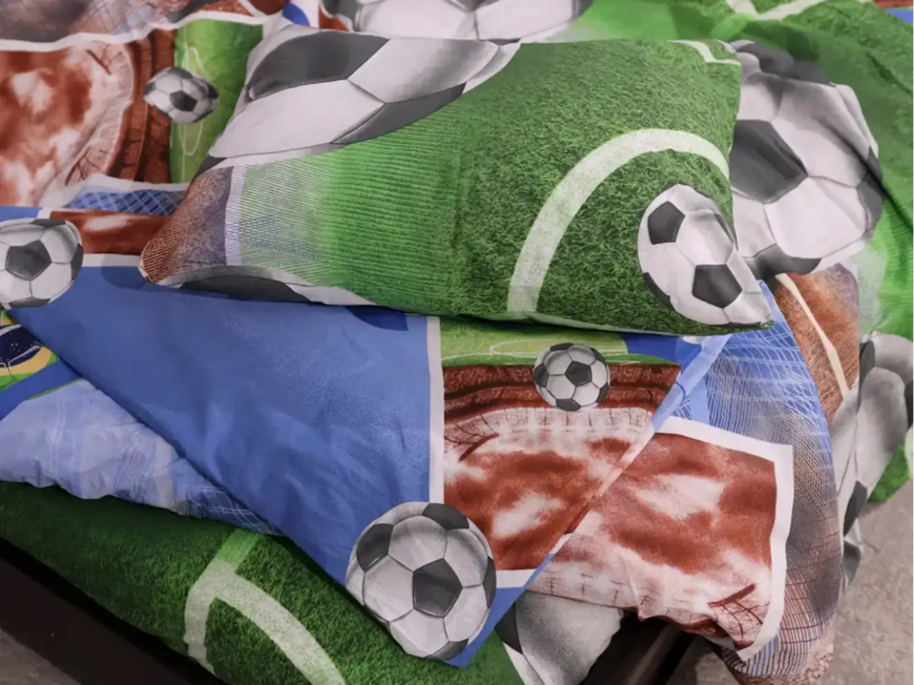 Полуторний набір постільної білизни з принтом футбол 150x220 із Бязі Gold Полуторний набір постільної білизни з принтом футбол 150x220 із Бязі Gold