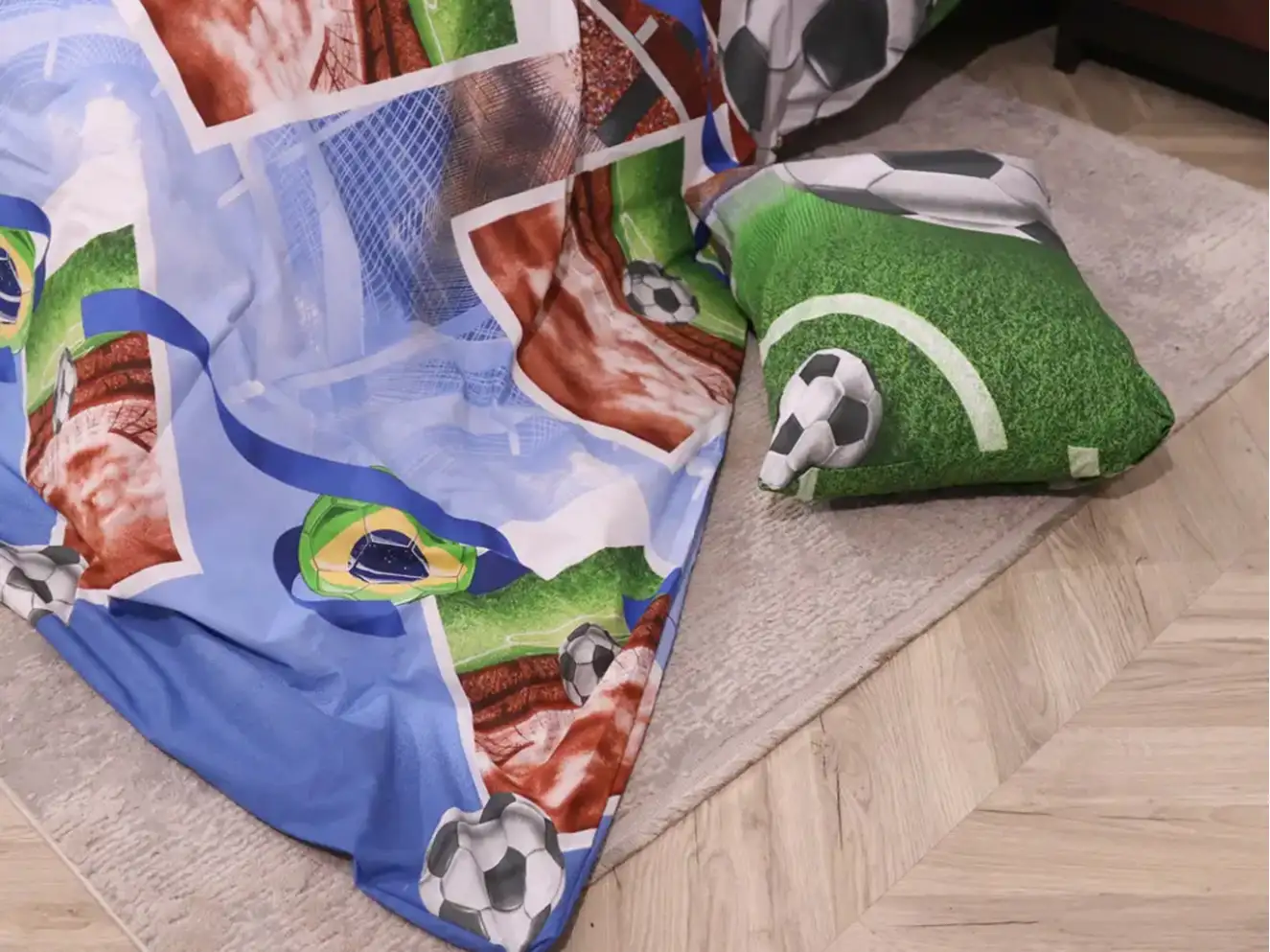 Полуторний набір постільної білизни з принтом футбол 150x220 із Бязі Gold Полуторний набір постільної білизни з принтом футбол 150x220 із Бязі Gold