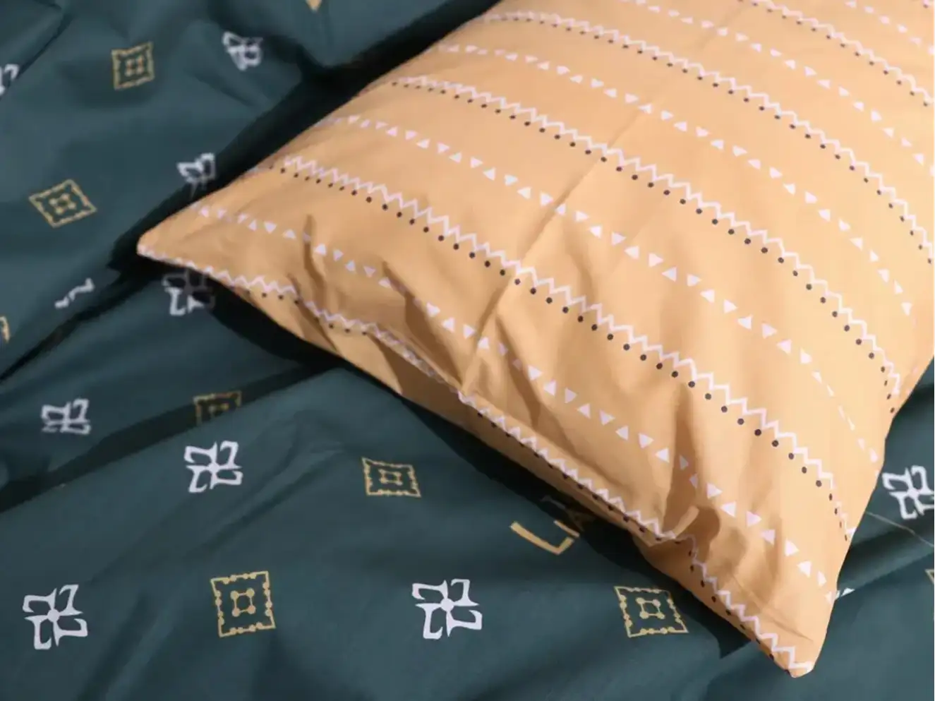 Полуторний набір постільної білизни зелено-жовте 150x220 із Бязі Gold