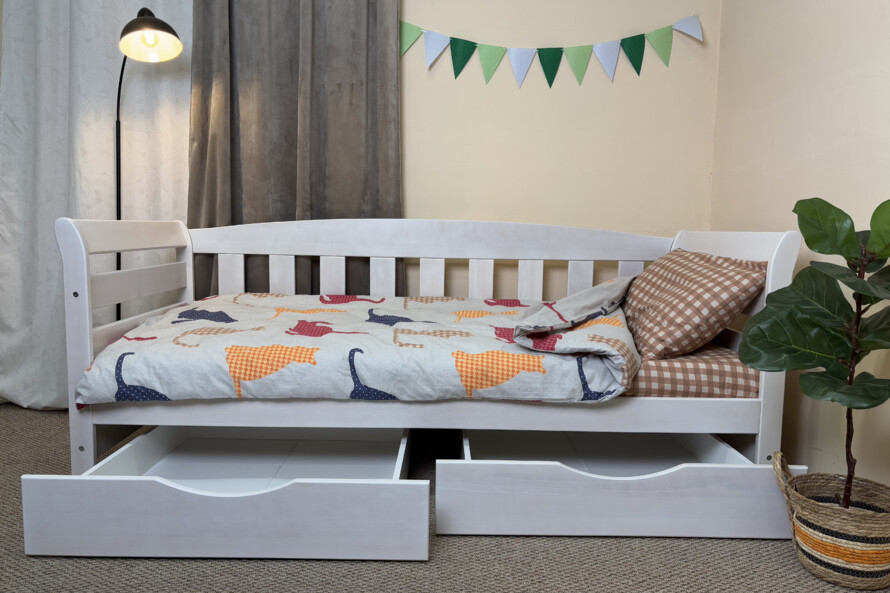 Кровать подростковая деревянная Тедди (бук) Тонированный