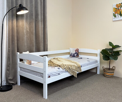 Детская кровать с бортиком Лилу (бук) Белый